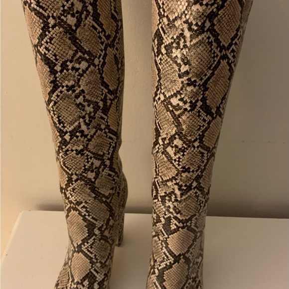 Steve Madden Rouge High Boot - Picture 5 of 8